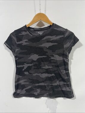 Athleta Black and Gray Camo Short Sleeve Tee
